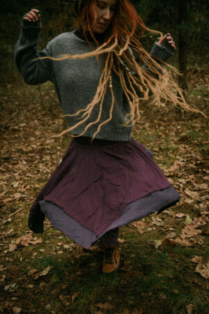 fioletowa spódnica z motywem liści "nueleth"