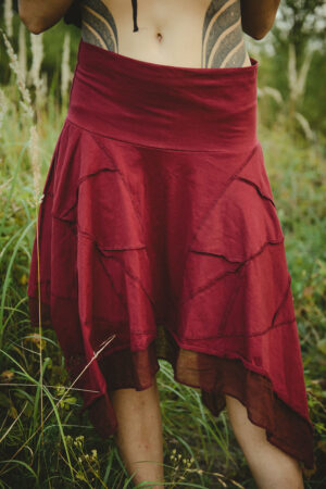 burgundowa eśna spódnica z motywem liści